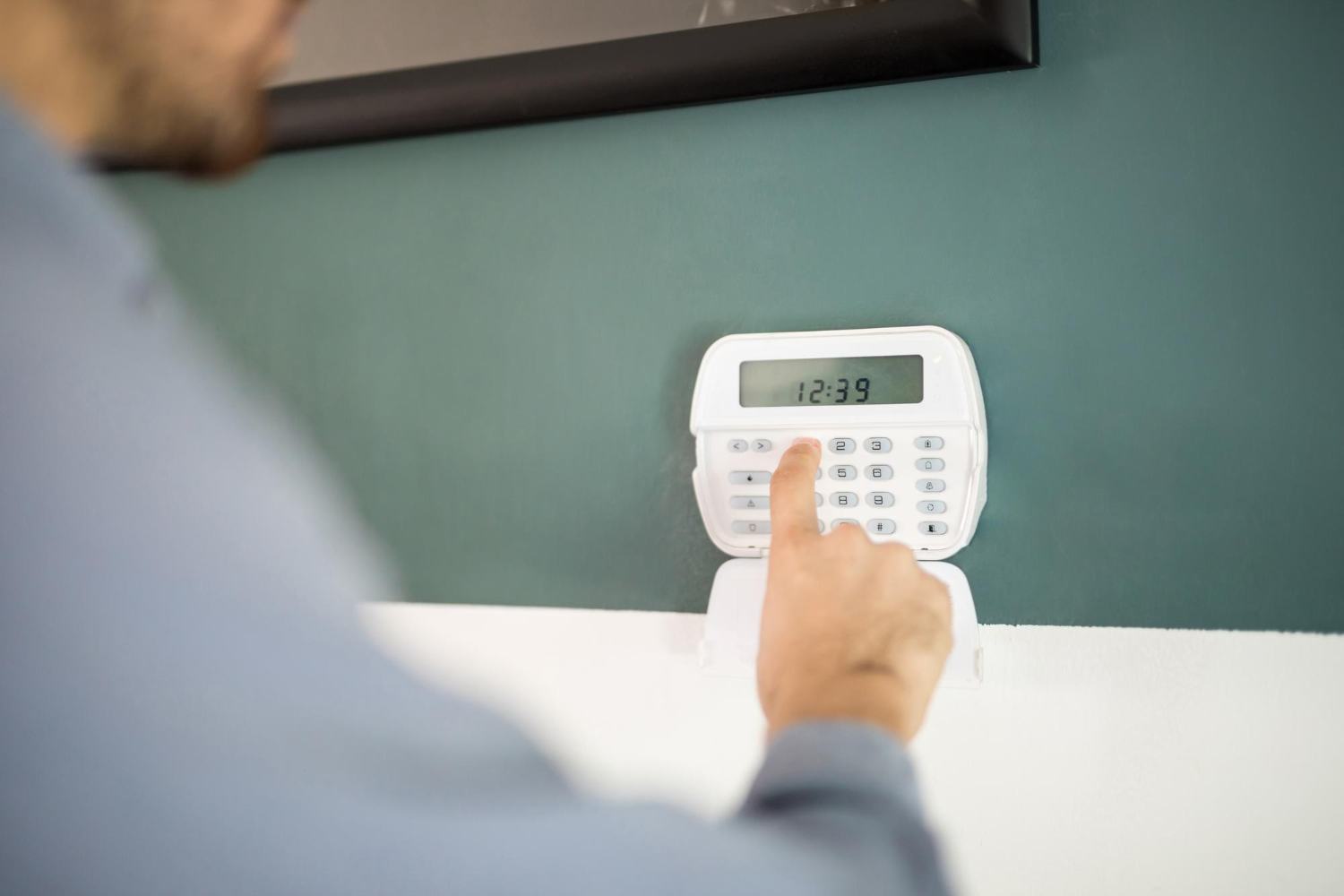 Activation d’un clavier d’alarme mural par rl-services pour sécuriser une maison dans le tarn